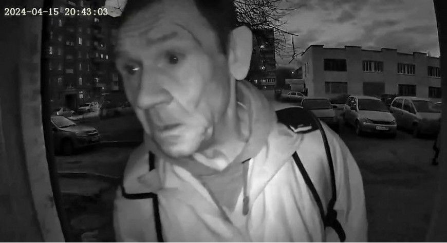 В Уфе директор гимназии спасла девочку от предпологаемого педофила